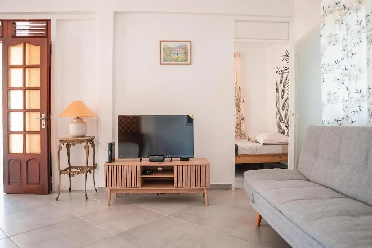 La Kaz And Ti Thano Port-Louis Holiday home